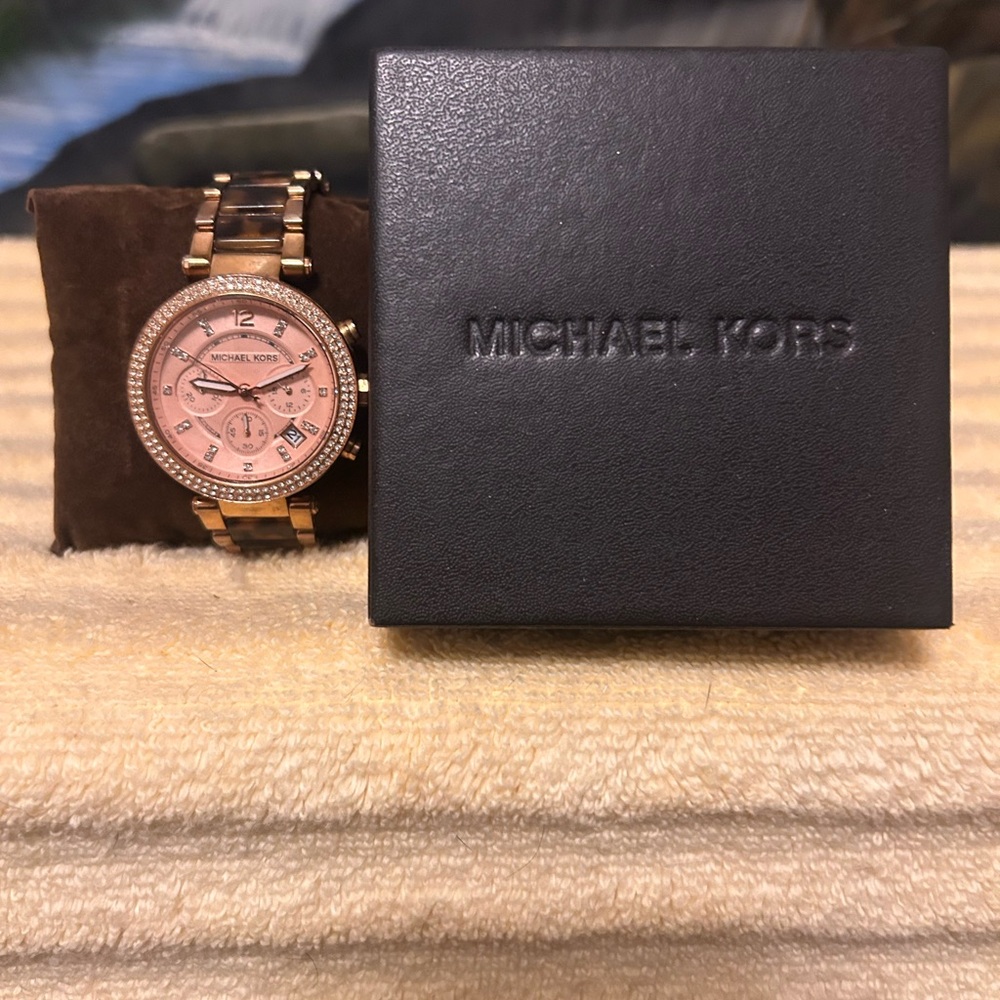 Michael Kors Women’s Watch in Parker Rose and Tortoise Shell - Picture 2 of 7